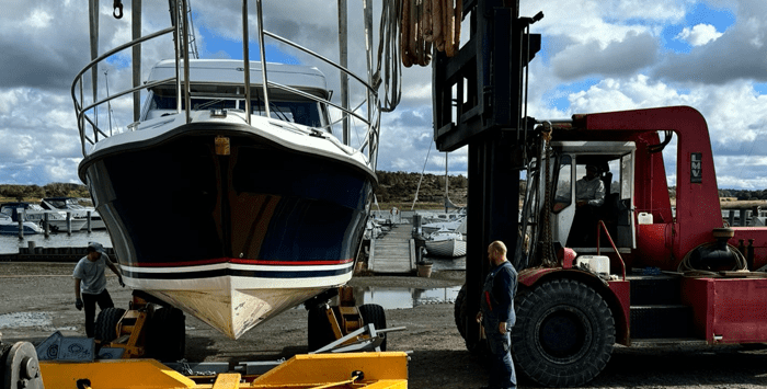 upptagning båt amhults marina